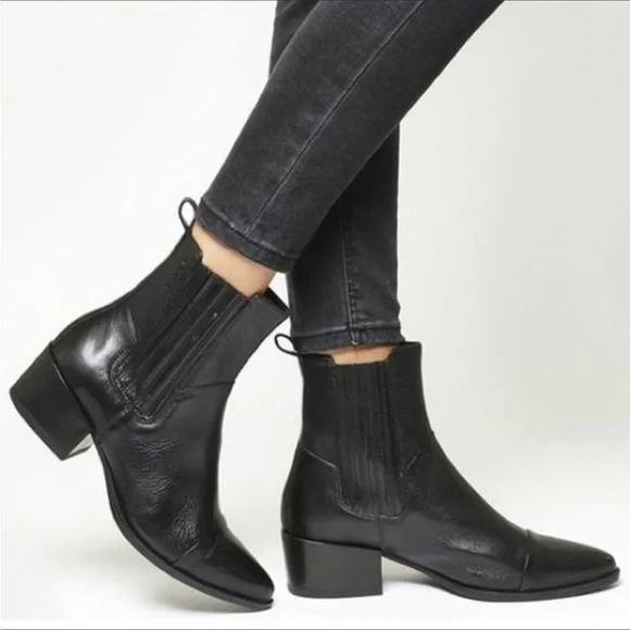 Ankle boot - Picture 1 of 13